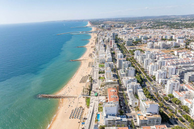 Seafront T1 Apartment On Quarteira’s Iconic Promenade, Property for sale in PP176050