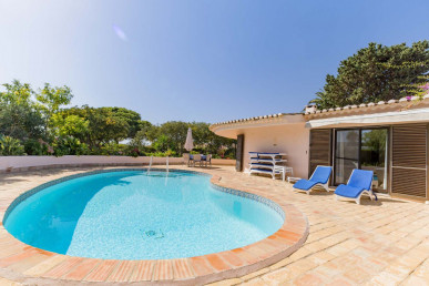 Quaint Country Cottage In Porto De Mos - 250M To The Beach, Property for sale in PP176076