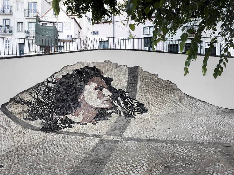 Pavement art to honour Amália Rodrigues.