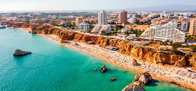 Portimão is a city with plenty of apartments by the Algarve coast