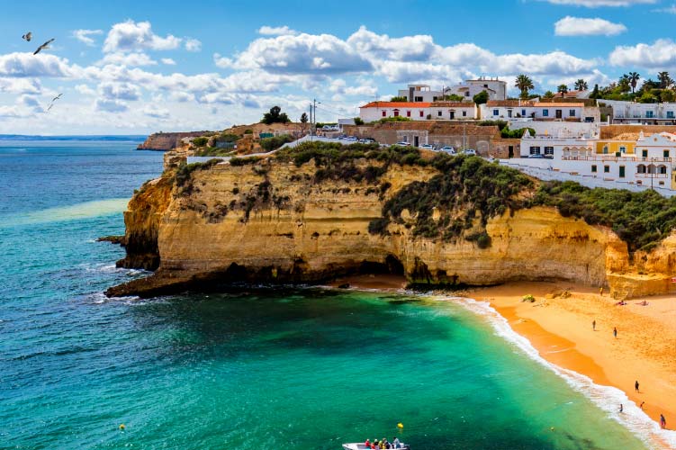 Living in Portugal - all you need to know when looking for home by the Portuguese coast