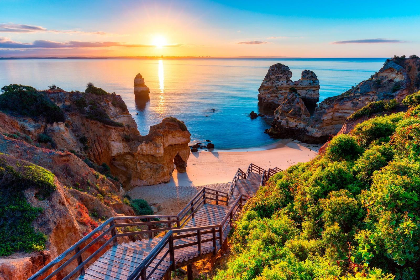 Algarve's beaches already look sunny in the springtime.