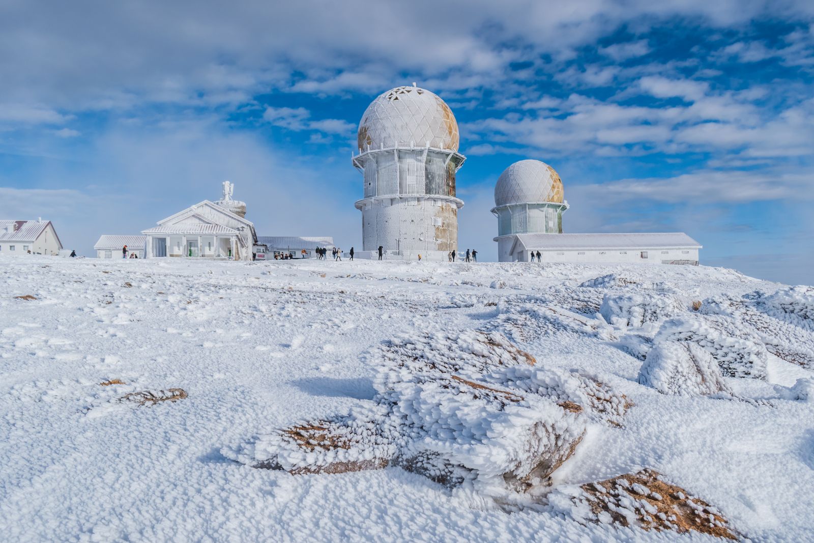 Torre da Serra observatory covered in snow.
