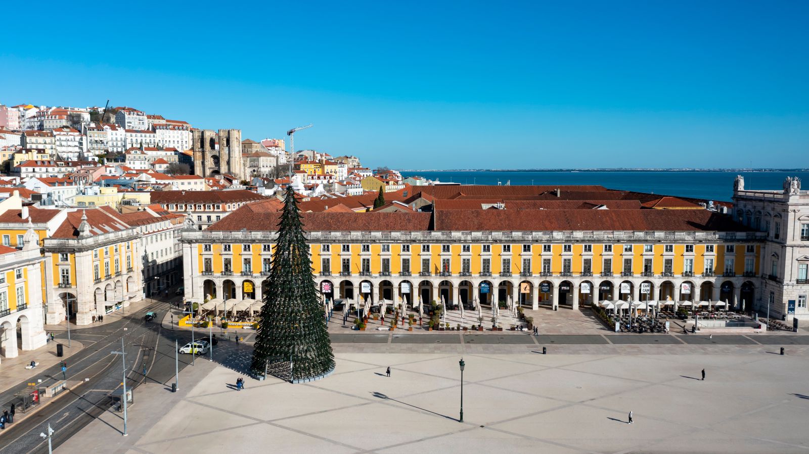 Praça do Comércio during winter season, decorated with a Christmas tree.